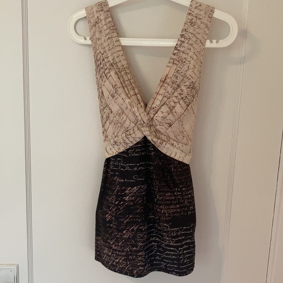 BCBG Silk Cursive Tie Top - Picture 5 of 5